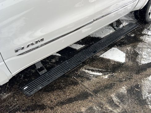 Used 2024 RAM 1500 Limited image 9