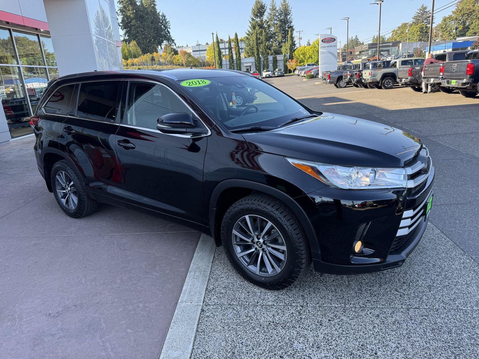 Used 2018 Toyota Highlander XLE AWD/4WD image 7