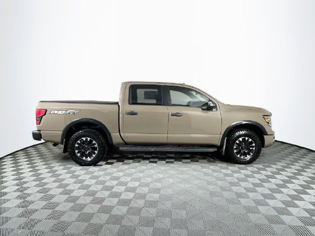 Used 2022 Nissan Titan PRO-4X w/ Pro-4x Convenience Package AWD/4WD image 9