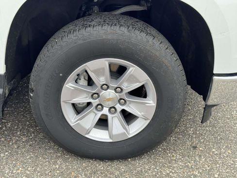 Used 2025 Chevrolet Silverado 1500 W/T image 7