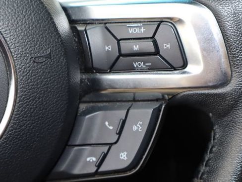 Used 2017 Ford Mustang Coupe RWD image 12