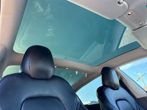 Used 2020 Tesla Model 3 Standard Range Plus image 14