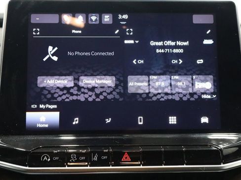 Used 2024 Jeep Compass Latitude image 32