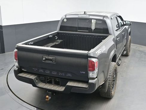 Used 2022 Toyota Tacoma TRD Sport w/ Technology Package AWD/4WD image 24