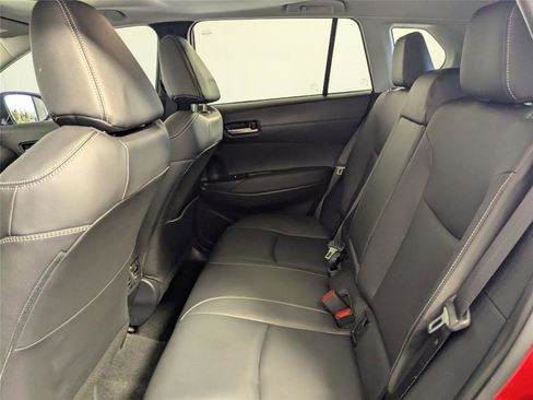 Used 2023 Toyota Corolla Cross XLE image 31
