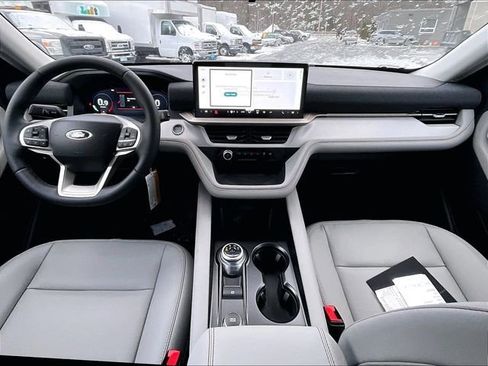 New 2026 Ford Explorer Active w/ Active Comfort Package image 6