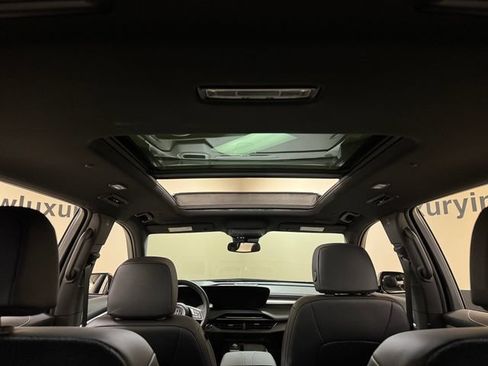 Used 2025 Buick Enclave Avenir w/ Trailering Package, 5000 lbs. AWD/4WD image 20