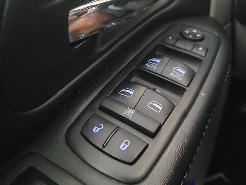 Used 2019 Dodge Grand Caravan SXT FWD image 27