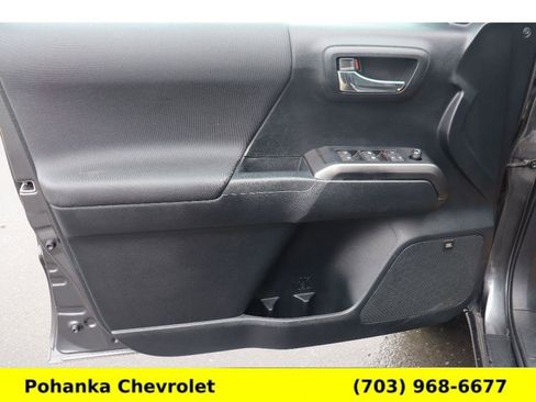 Used 2019 Toyota Tacoma TRD Sport AWD/4WD image 20