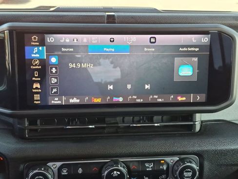 Used 2025 Jeep Wrangler Unlimited Sport AWD/4WD image 19