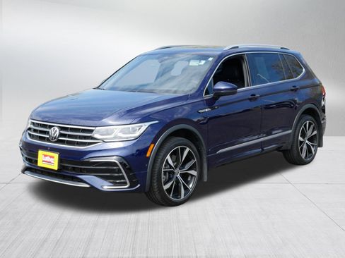 Used 2023 Volkswagen Tiguan SEL R-Line AWD/4WD image 3
