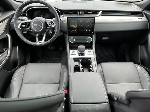 Used 2024 Jaguar F-PACE R-Dynamic S image 10
