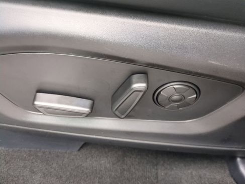 Used 2025 Ford Explorer ST-Line w/ Premium Package image 17