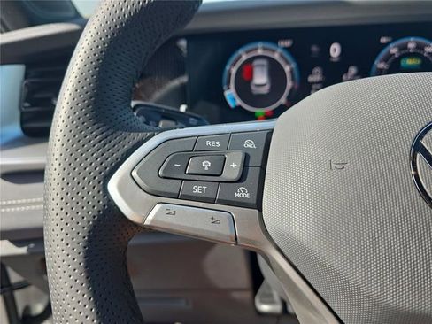 New 2026 Volkswagen Tiguan SE R-Line image 18