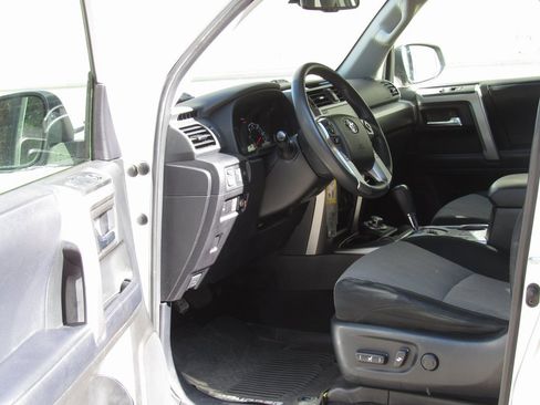 Certified 2020 Toyota 4Runner SR5 image 9