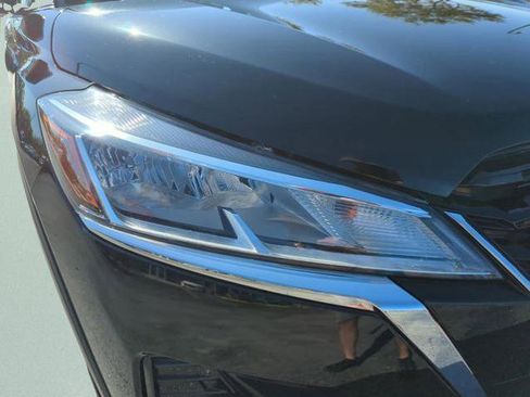 Certified 2022 Nissan Kicks S image 18