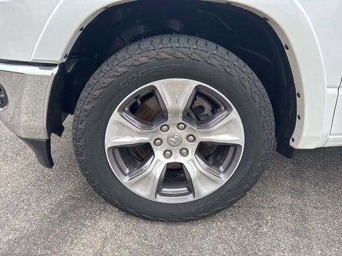 Used 2020 RAM 1500 Laramie AWD/4WD image 9