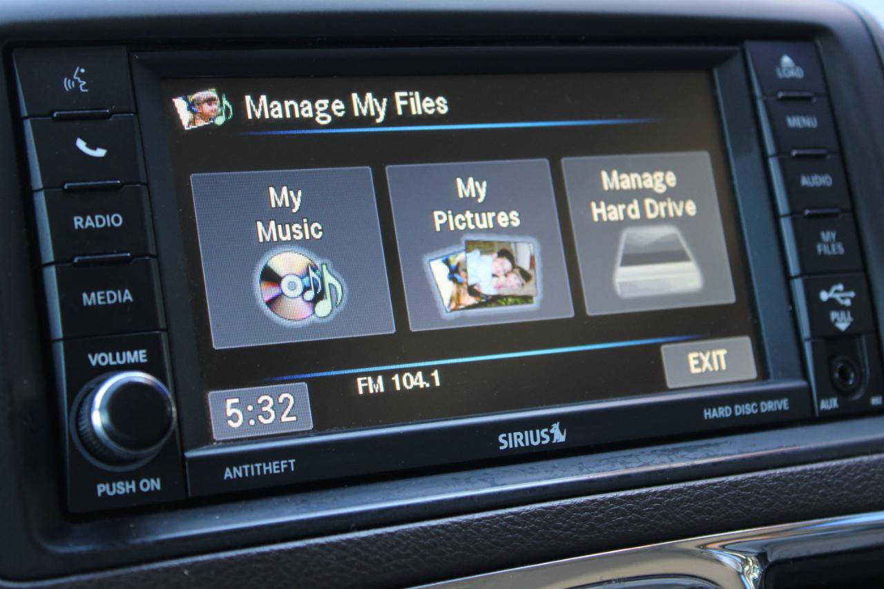 Used 2015 Chrysler Town & Country Touring-L w/ Driver Convenience Group FWD image 34