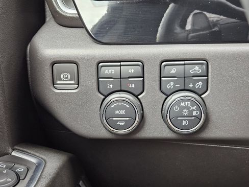 Used 2024 Chevrolet Silverado 1500 LT Trail Boss w/ LT Trail Boss Premium Package image 24