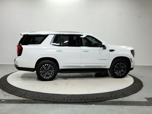 Used 2025 GMC Yukon Elevation RWD image 9
