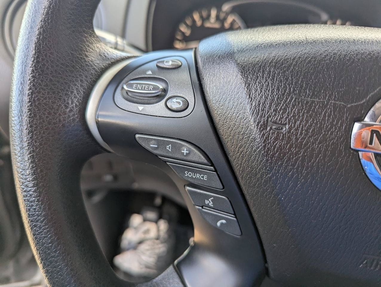 Used 2018 Nissan Pathfinder S AWD/4WD image 14