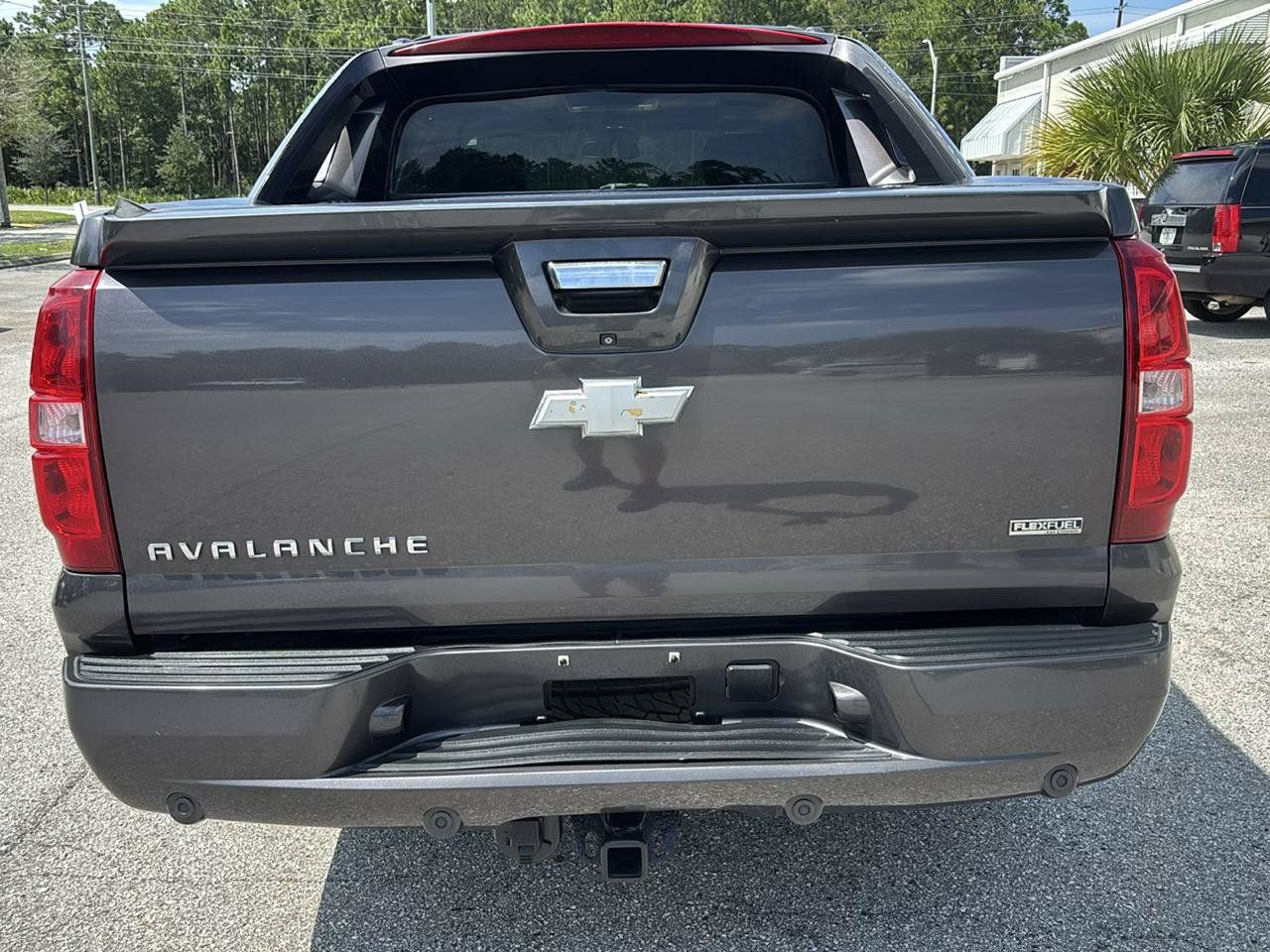 Used 2011 Chevrolet Avalanche LTZ AWD/4WD image 7