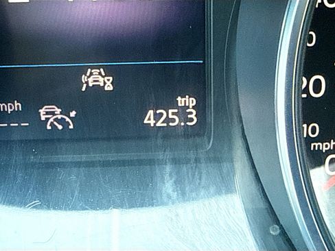 Used 2021 Volkswagen Tiguan SE w/ Panoramic Sunroof Package image 39