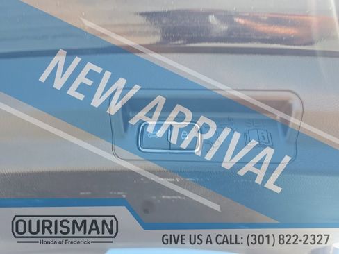 Used 2023 Ford Explorer XLT w/ Equipment Group 202A AWD/4WD image 14