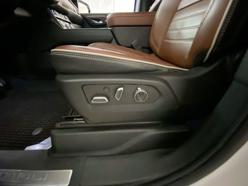 Used 2023 GMC Yukon Denali Ultimate image 25