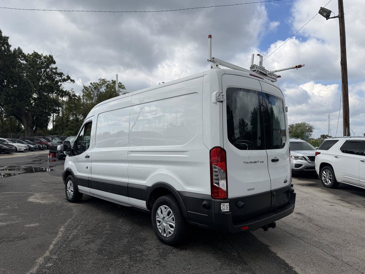 Used 2015 Ford Transit 250 148 Medium Roof w/ Exterior Upgrade Package RWD image 8