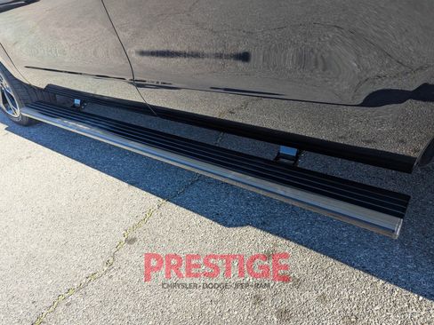 Used 2023 Ford Expedition Max Limited image 14