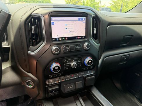 Used 2020 GMC Sierra 2500 AT4 w/ AT4 Premium Package AWD/4WD image 16