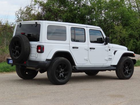 Used 2023 Jeep Wrangler Unlimited Sahara w/ Cold Weather Group AWD/4WD image 3