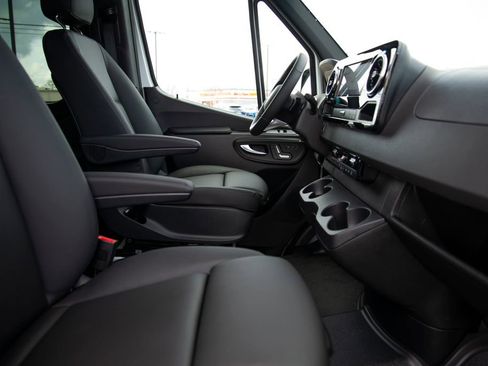 New 2026 Mercedes-Benz Sprinter 2500 image 15
