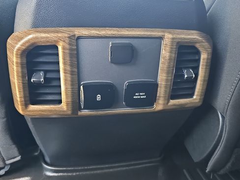 Used 2018 Ford F150 XLT w/ Equipment Group 302A Luxury AWD/4WD image 16