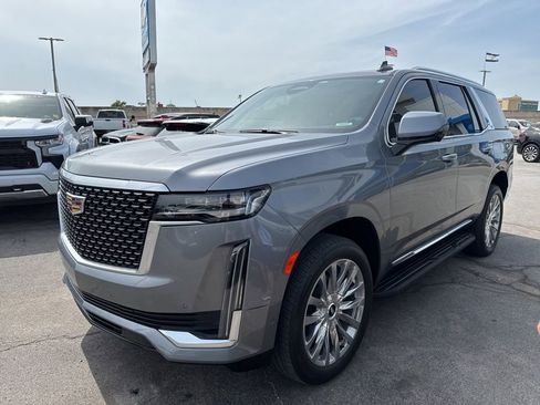 Used 2021 Cadillac Escalade Premium Luxury AWD/4WD image 2