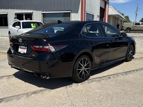 Used 2023 Toyota Camry SE FWD image 7