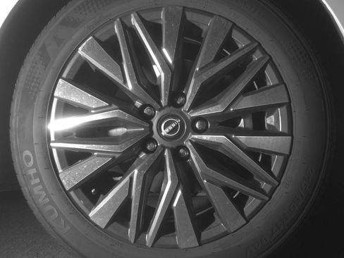 Used 2025 Nissan Altima 2.5 SV FWD image 13