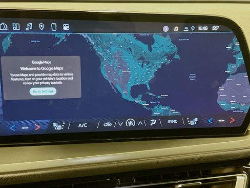 Used 2025 Chevrolet Traverse LT image 22