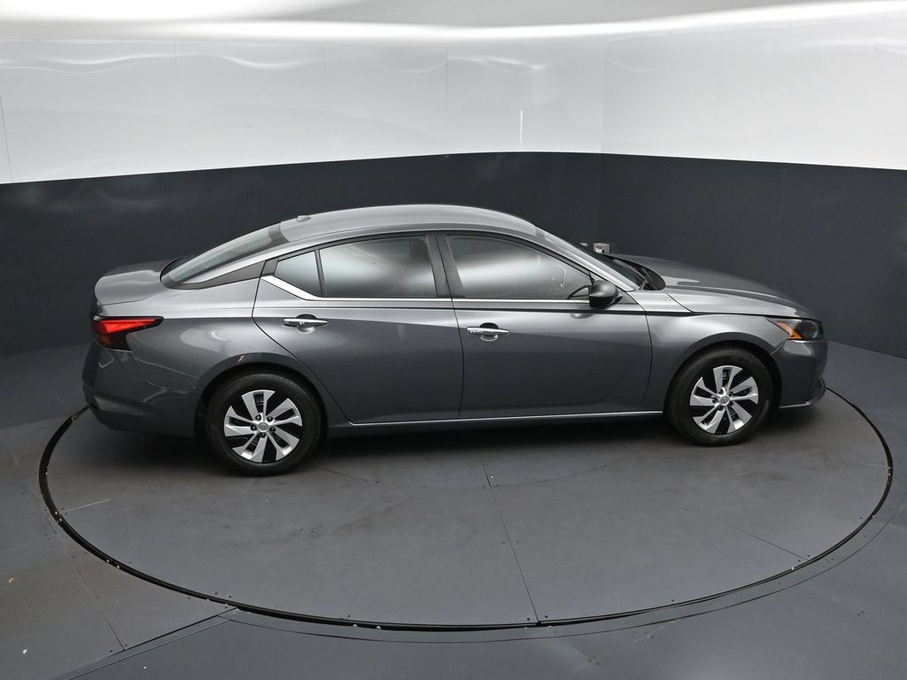 Used 2025 Nissan Altima 2.5 S FWD image 35