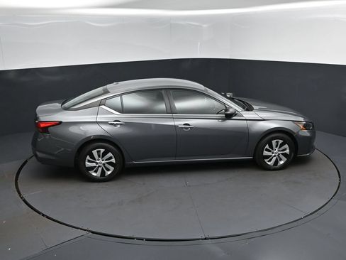 Used 2025 Nissan Altima 2.5 S FWD image 35