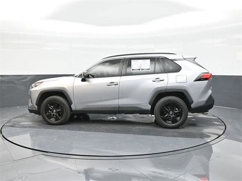 Certified 2022 Toyota RAV4 LE image 5