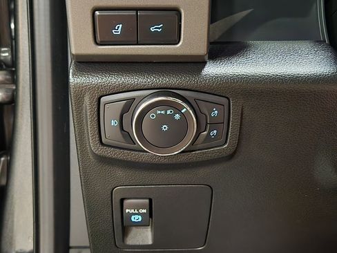 Used 2021 Ford Expedition XLT image 40