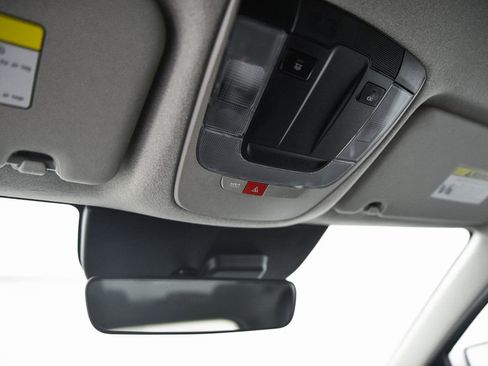 Used 2023 Kia Niro EX image 19