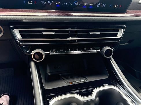 New 2026 Chevrolet Traverse RS w/ LPO, Floor Liner Package FWD image 18
