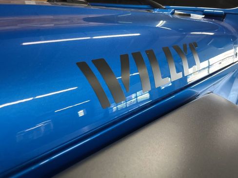 Used 2023 Jeep Wrangler Willys image 5