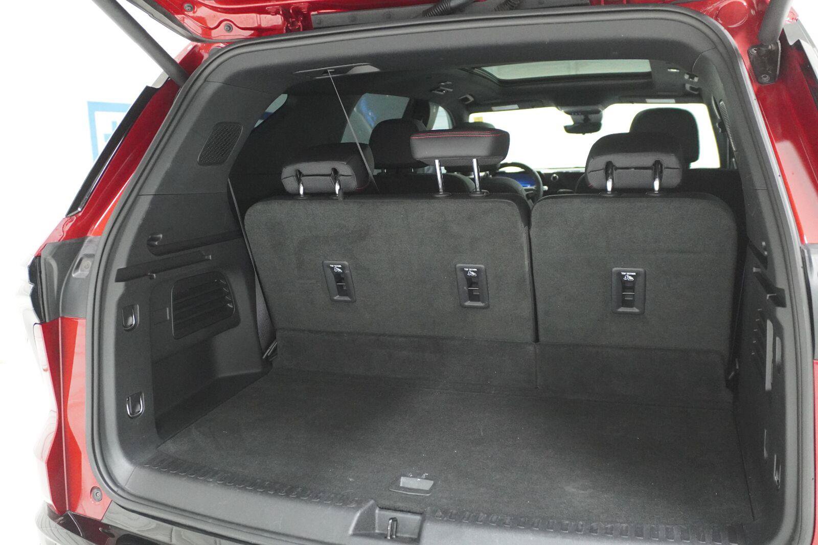 Used 2025 Chevrolet Traverse RS w/ LPO, Floor Liner Package FWD image 42