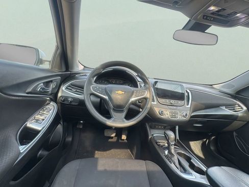 Used 2021 Chevrolet Malibu LT FWD image 19