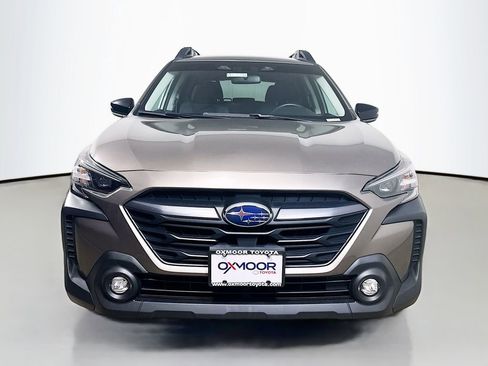 Used 2024 Subaru Outback Premium AWD/4WD image 2