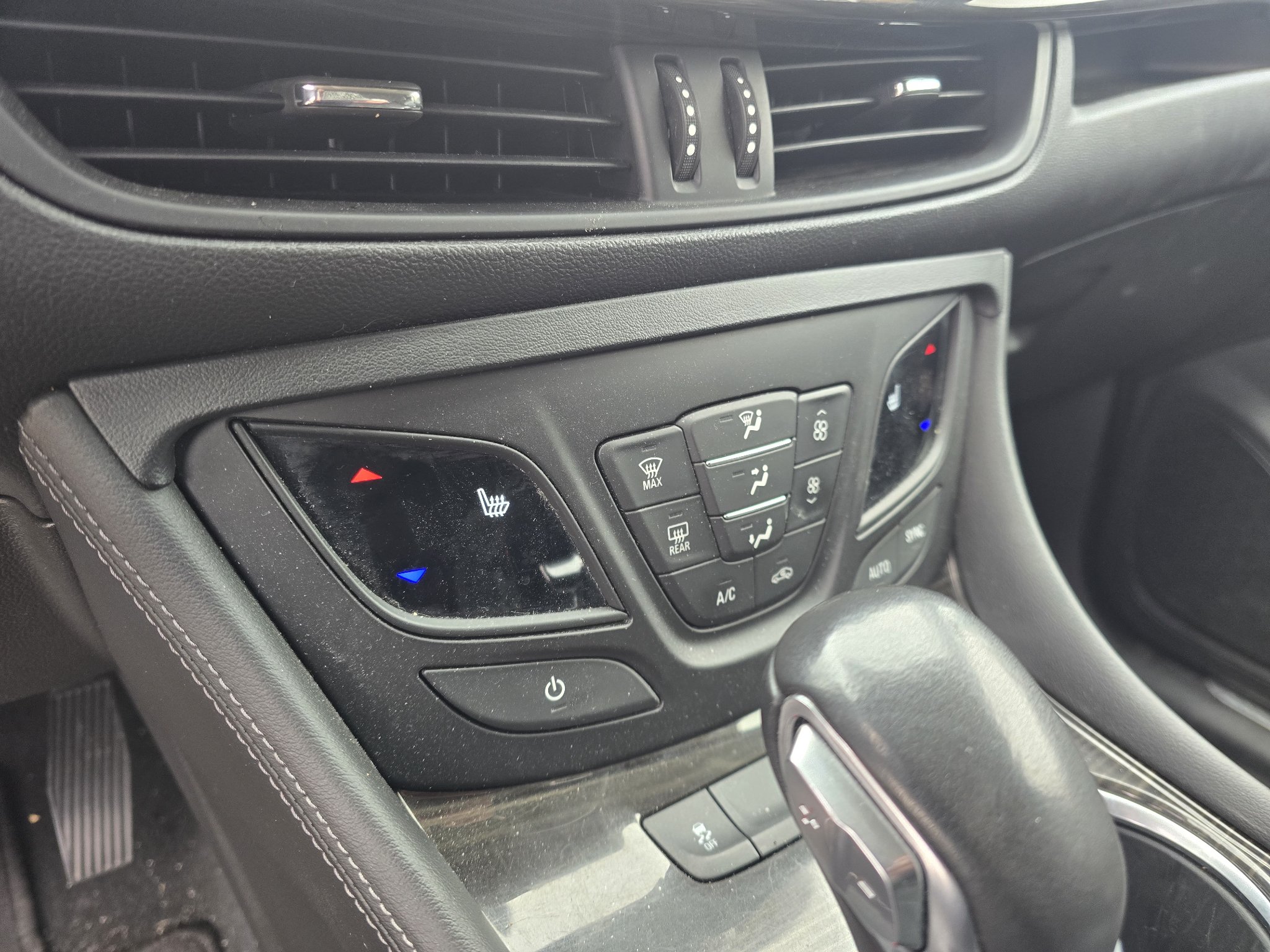 Used 2020 Buick Envision Essence AWD/4WD image 22